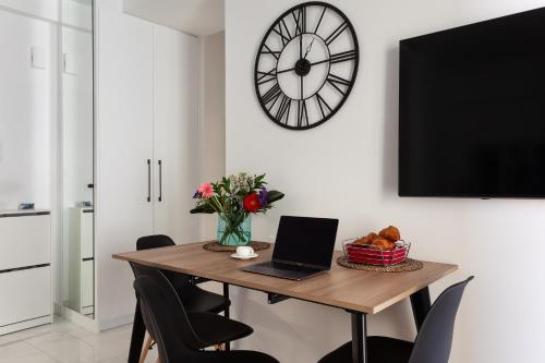 Modern Comfort in the Heart of Athens