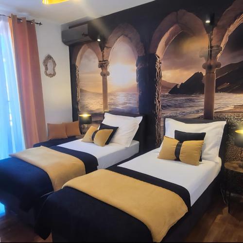 Llit o llits en una habitació de Split Luxury Oasis