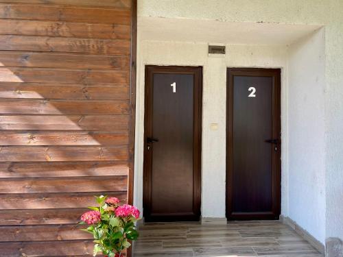 Fotografie z fotogalerie ubytování Bungalows of Yug v destinaci Kjustendil
