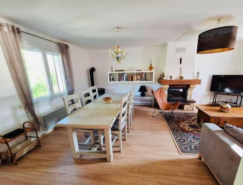 Magnifique Gite la Cardabelle