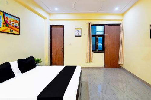 Hotel O Rudraにあるベッド