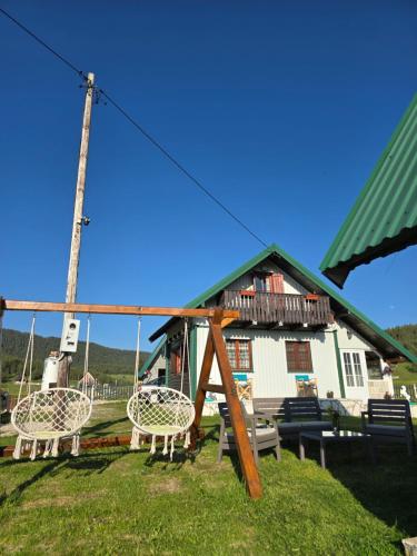 Budova, v ktorej sa dovolenkový dom nachádza