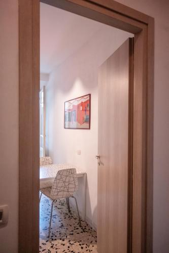 Yellow Pop Apartment - Design e Colore a Roma