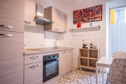 Yellow Pop Apartment - Design e Colore a Roma