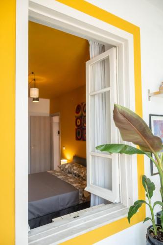 Yellow Pop Apartment - Design e Colore a Roma