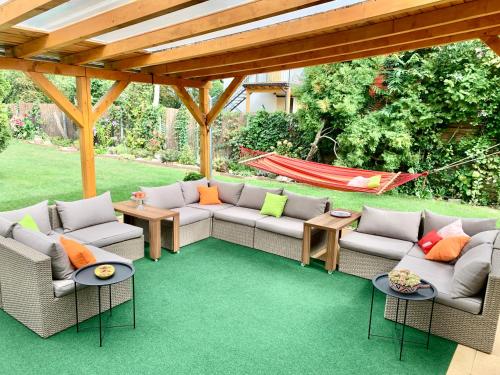 Szárszó Apartment with 3 rooms and PRIVATE BEACH, PRIVATE PARKING