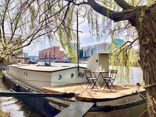 Prague on Boat, Privat Pier, Free Parking
