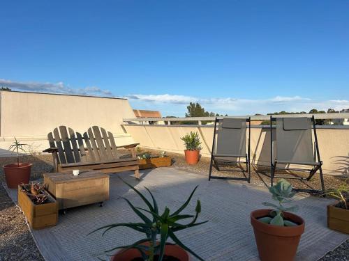 Beautiful Private rooftop with sea view 4 people