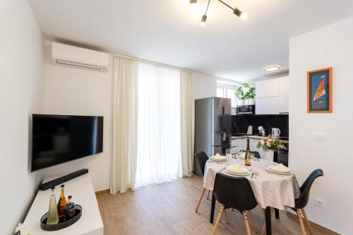 Shiba Apartment
