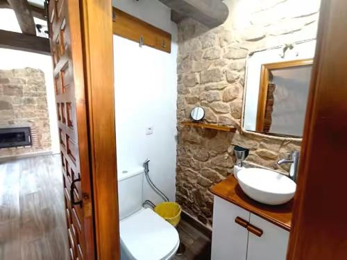 Koupelna v ubytování La Fragua de Arenas de Cabrales