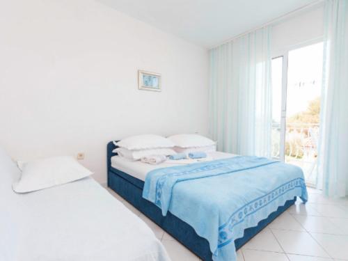 Apartments Lili - Two Bedroom Apartment Balcony