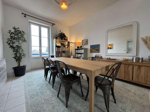 Photo de la galerie de l'établissement Villa typique oléronaise près de la plage pour 10 personnes - Animaux admis - FR-1-246A-358, à Saint-Trojan-les-Bains