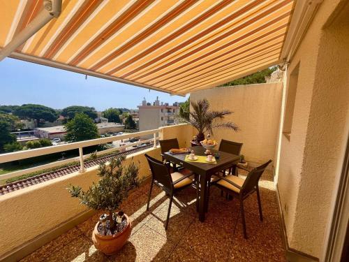 Appartement 2 pièces, climatisé, parking privé à Cavalaire-sur-Mer - FR-1-226B-240
