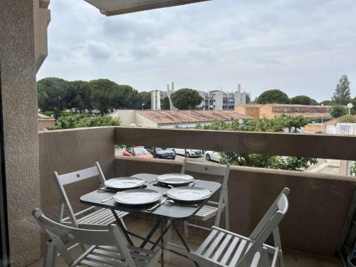 Appt 2 pièces cabine avec piscine et parking, Port Camargue - FR-1-250-310