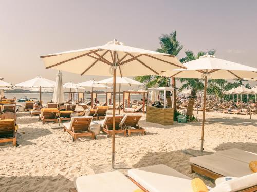 New Fairmont Residence Private Beach club access Palm Jumeirah