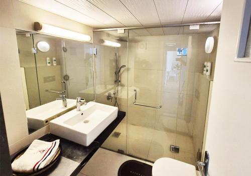 Et badeværelse på City Vibes 24-7 Elec BoHome