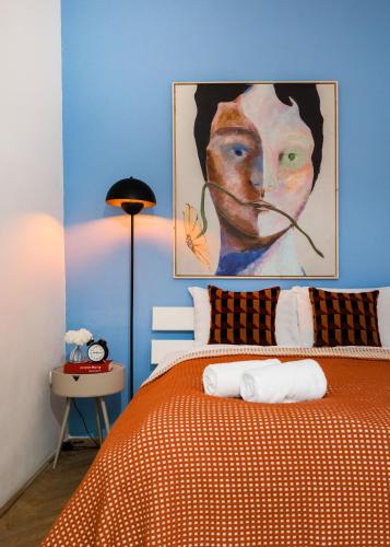 Art Lovers Loft-Garden View 3BR 2BA Central Gem