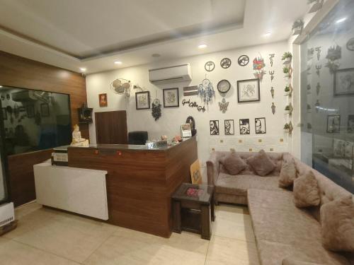 Телевизор и/или развлекательный центр в Hotel la vista