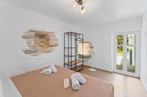 Imagen de la galería de Peaceful Stay in Livadia, near Chora and Beach, en Vrakhnós