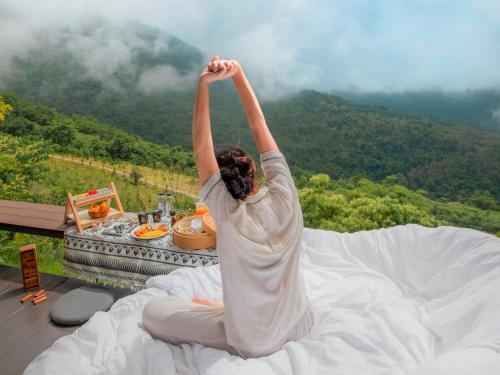 Pemandangan gunung umum atau pemandangan gunung yang diambil dari hotel