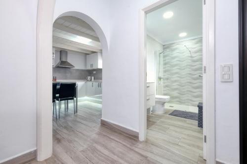 Køkken eller tekøkken på Bungalow La Marisma - By Lanzarote Vacation Homes