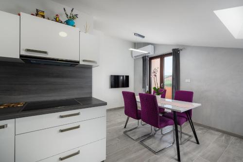 Apartment Orhidea in a peaceful setting near Umag