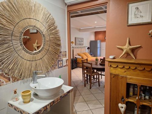 Gambar di galeri bagi La Cartagène - charmant appartement entouré de nature di Calvisson