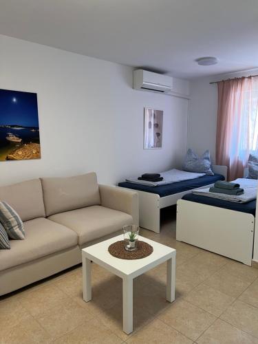 Χώρος καθιστικού στο Laguna Apartments