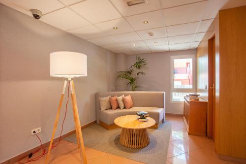 Posezení v ubytování Hostal Residencia Sutimar