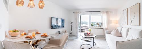 Posezení v ubytování Allgäu-Ferienwohnung traumhafter Blick auf Berge & Alpsee, mit Parkplatz