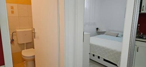 Ένα μπάνιο στο Apartment LAGUNA 08, 08A