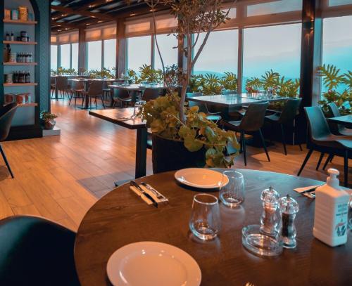 Restaurant ou autre lieu de restauration dans l'établissement Carmel Hotel Ramallah