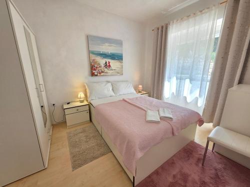 MELITA NV - Apartment with terrace, 200 m from the beach
