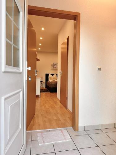 Postel nebo postele na pokoji v ubytování BELLAHOMES Apartments, Ground Floor, Aircondition, Private Parking, Airport 30 min