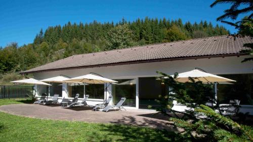 Κήπος έξω από το Hofgut FeWo & Spa