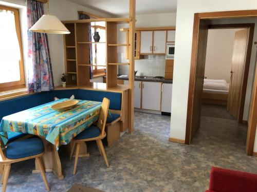 Η κουζίνα ή μικρή κουζίνα στο Residence Firn