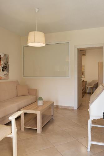 Gallery image of Villa Romantica Hotel in Paleo Tsifliki