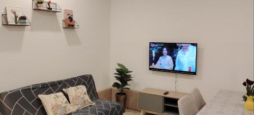 Μια τηλεόραση ή/και κέντρο ψυχαγωγίας στο LCP T1 Honeymoon genting highland midhill homestay