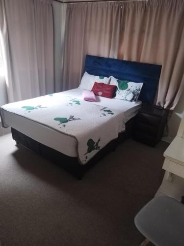 Katil atau katil-katil dalam bilik di J & J Paradise Guest House