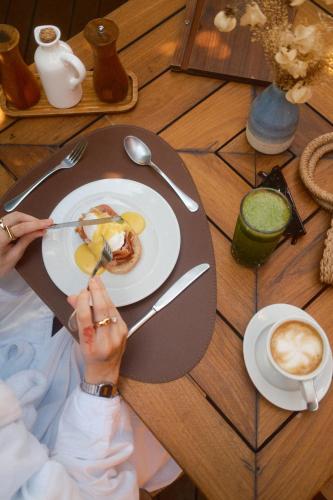 Makanan di atau berdekatan inn ini