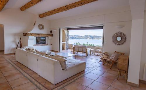Superb Villa, Incredible sea view Heated swim pool
