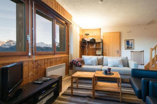 Sunny and spacious apartment in chalet Faigaux in Veysonnaz situated in quiet area with magnificent mountain views