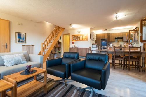 Sunny and spacious apartment in chalet Faigaux in Veysonnaz situated in quiet area with magnificent mountain views