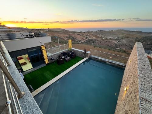 Gallery image of Luxury villa with pool in Say