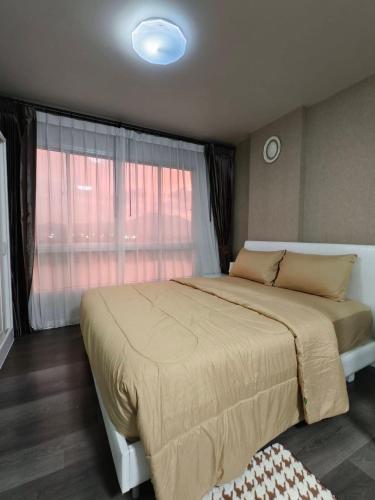 Katil atau katil-katil dalam bilik di D-Condo Mine Kathu