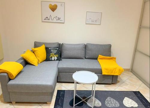 Urban STUDIO LUNA with sky view