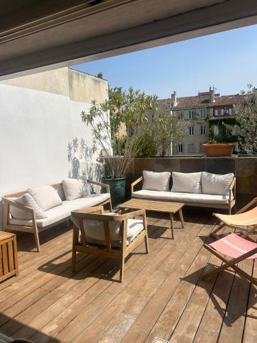 Duplex avec grande terrasse vieux port parking gratuit