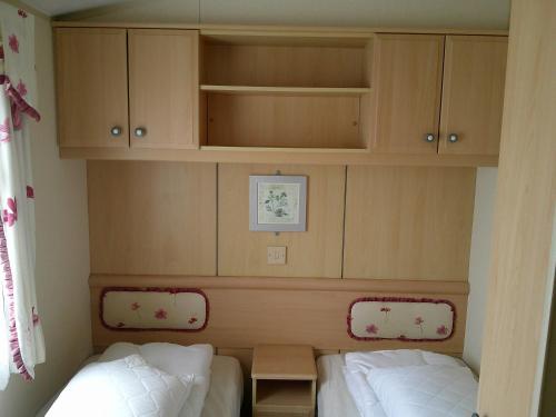 Postel nebo postele na pokoji v ubytování Seaview Winchester 6 Berth 3 Bedrooms Central heated FREE WIFI