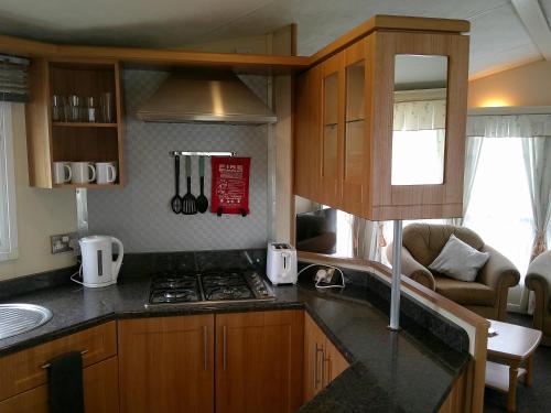 Kuchyň nebo kuchyňský kout v ubytování Seaview Winchester 6 Berth 3 Bedrooms Central heated FREE WIFI