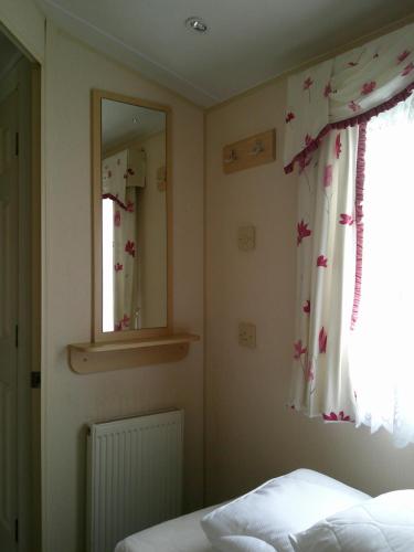Postel nebo postele na pokoji v ubytování Seaview Winchester 6 Berth 3 Bedrooms Central heated FREE WIFI